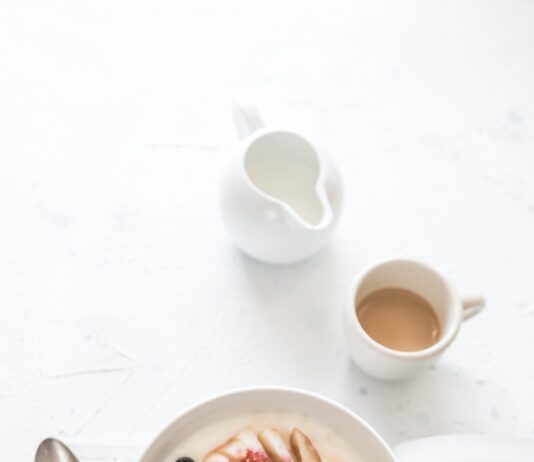 “나를 돌보는 작은 습관이 큰 건강의 시작” 여성 건강관리, 실생활에서 실천하는 법은? white ceramic plate beside gray steel spoon