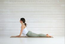 생리 주기와 운동: “그날에도 필라테스 해도 될까?” 여성 호르몬 주기에 맞춘 최적의 운동 가이드 Woman doing cobra pose on yoga mat